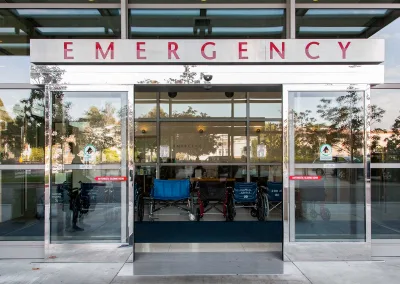 Hospitals Seek to Cut Costs by Reducing Doctors in Emergency Rooms