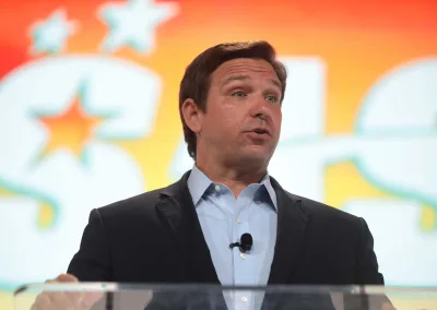 Why DeSantis Now Appears as a “Special Guest” at His Own Campaign Events